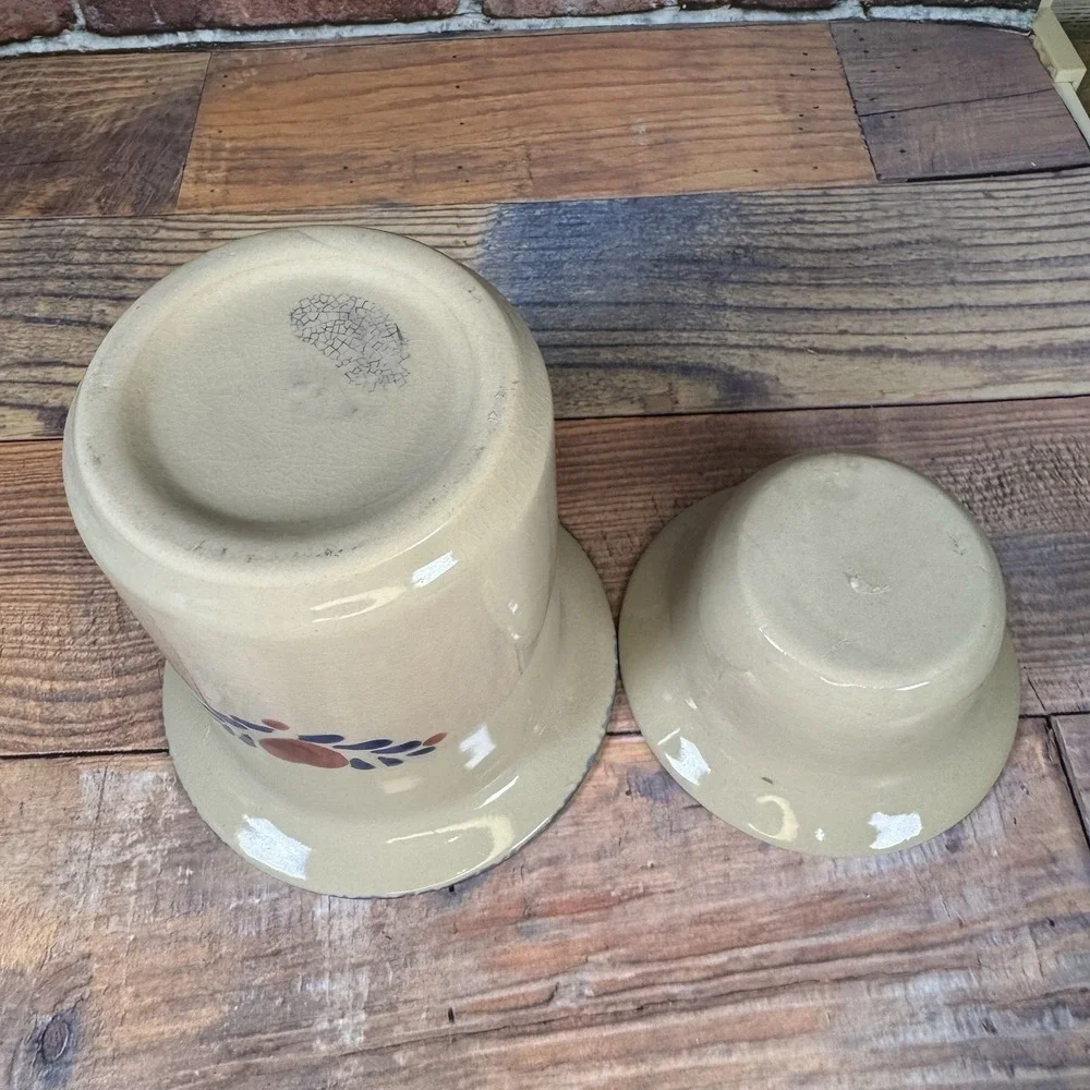 VTG Ceramic Dip Crock Chiller Server 2 pc Farmhouse Red Heart Blue Sponge Design